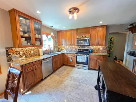 Kitchen - 445 6th St SW, Plainview, MN 55964 photo 2 of 7