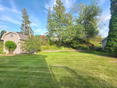 Exterior - 445 6th St SW, Plainview, MN 55964 photo 13 of 14