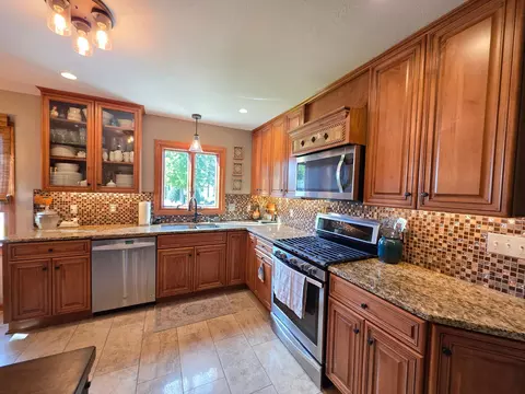 Kitchen - 445 6th St SW, Plainview, MN 55964 photo 4 of 7