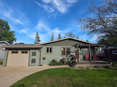 Exterior - 445 6th St SW, Plainview, MN 55964 photo 2 of 14