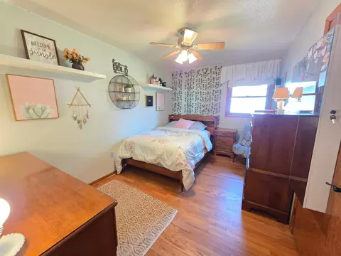 Bedroom - 445 6th St SW, Plainview, MN 55964 photo 6 of 10