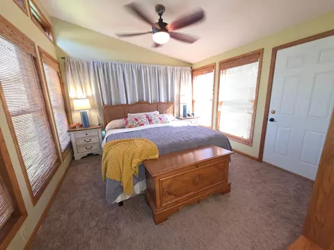 Bedroom - 445 6th St SW, Plainview, MN 55964 photo 3 of 10