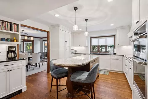 5501 Village Dr #105, Edina, MN 55439