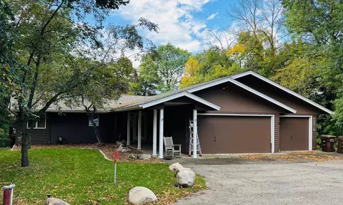 9261 Kiowa Trl, Chanhassen, MN 55317