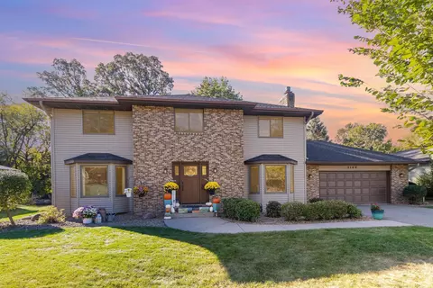 2100 Viburnum Trl, Eagan, MN 55122