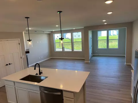 12833 Sawyer Ln, Rogers, MN 55374