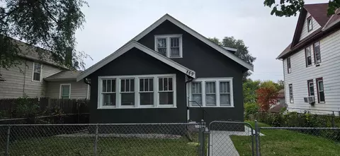 889 6th St E, Saint Paul, MN 55106