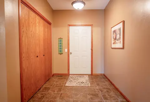 Entry Way - 2946 9th Ave SE, Willmar, MN 56201 photo 1 of 2