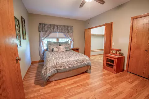 Bedroom - 2946 9th Ave SE, Willmar, MN 56201 photo 2 of 6