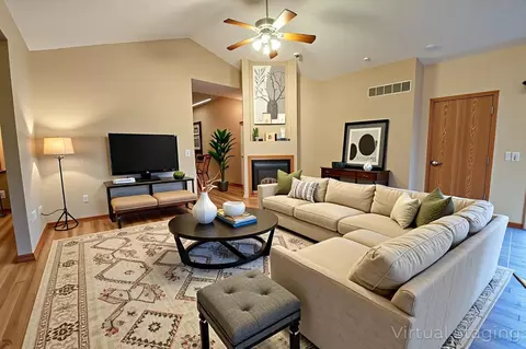 Living - 2946 9th Ave SE, Willmar, MN 56201 photo 1 of 4