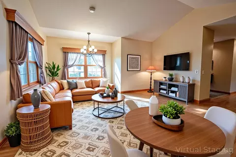 Living - 2946 9th Ave SE, Willmar, MN 56201 photo 3 of 4