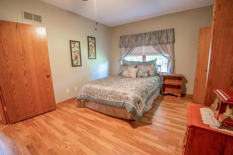 Bedroom - 2946 9th Ave SE, Willmar, MN 56201 photo 3 of 6