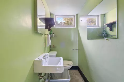 Bath - 441 Kenilworth Ave, Duluth, MN 55803 photo 3 of 3