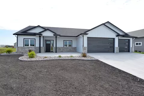 3924 49th Ave S, Fargo, ND 58104