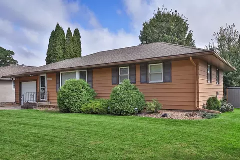 Exterior - 1001 15th St SW, Austin, MN 55912 photo 6 of 16