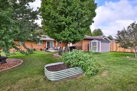 Exterior - 1001 15th St SW, Austin, MN 55912 photo 12 of 16