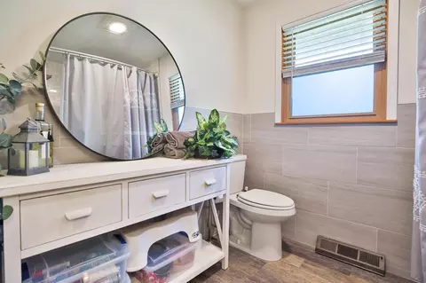Bath - 1001 15th St SW, Austin, MN 55912 photo 1 of 2