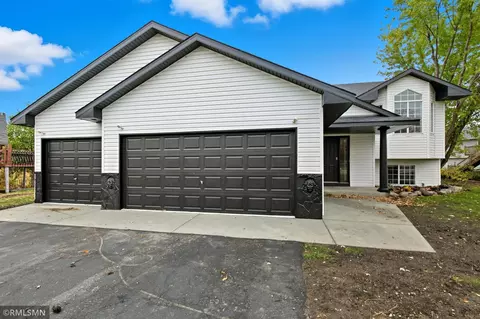 2302 Maple Ln, Buffalo, MN 55313 photo 2