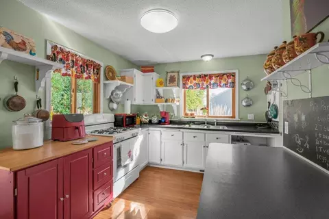 Kitchen - 1047 3rd Ave NE, Milaca, MN 56353 photo 5 of 5