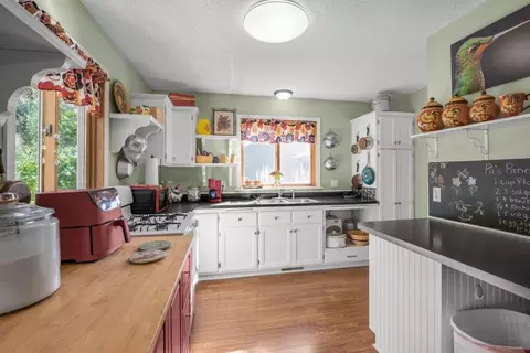 Kitchen - 1047 3rd Ave NE, Milaca, MN 56353 photo 4 of 5