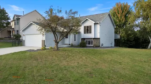 4125 Pennsylvania Ave, Eagan, MN 55123 photo 2