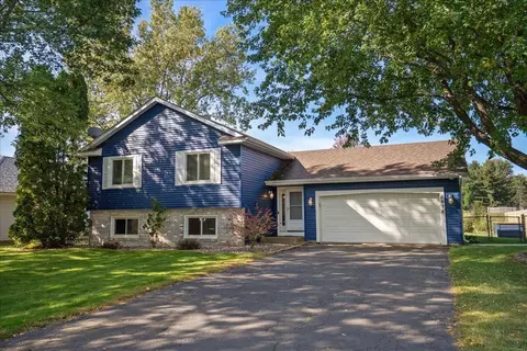 2678 Henslow Ave N, Oakdale, MN 55128