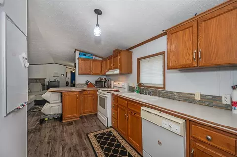 Kitchen - 19 Holly Ln, Duluth, MN 55810 photo 2 of 2