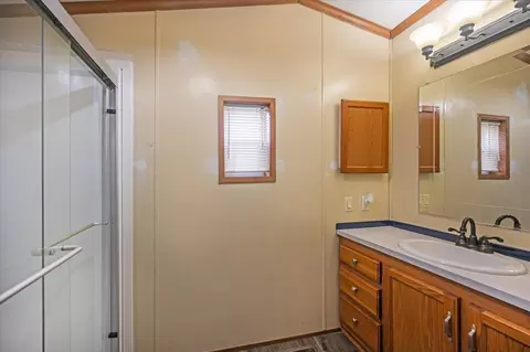 Bath - 19 Holly Ln, Duluth, MN 55810 photo 2 of 2