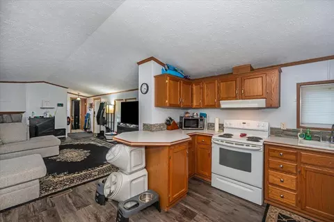 Kitchen - 19 Holly Ln, Duluth, MN 55810 photo 1 of 2