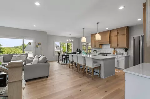 4944 Parkside Cir, Eagan, MN 55123 photo 6