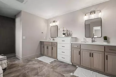 4944 Parkside Cir, Eagan, MN 55123 photo 20