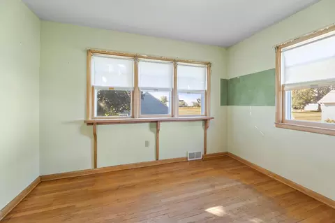 Bedroom - 200 1st St SE, Eitzen, MN 55931 photo 1 of 6