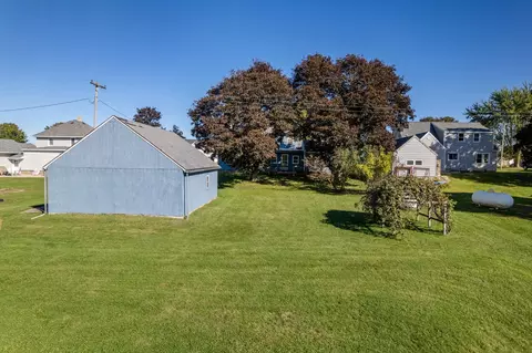 Exterior - 200 1st St SE, Eitzen, MN 55931 photo 6 of 7