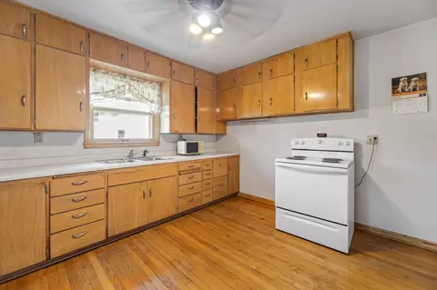 Kitchen - 200 1st St SE, Eitzen, MN 55931 photo 2 of 2