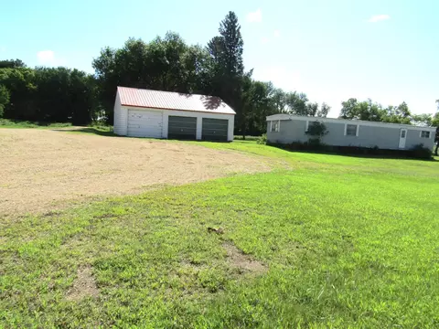 Exterior - 742 200th Ave SW, Appleton, MN 56208 photo 4 of 18