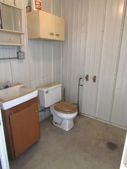 Bath - 742 200th Ave SW, Appleton, MN 56208 photo 1 of 1