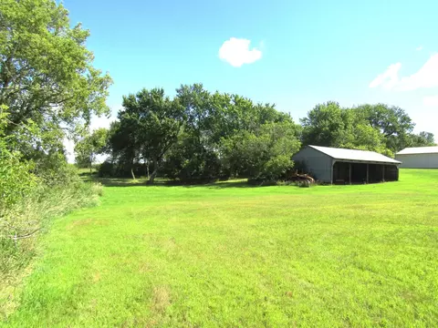 Exterior - 742 200th Ave SW, Appleton, MN 56208 photo 17 of 18