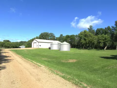 Exterior - 742 200th Ave SW, Appleton, MN 56208 photo 2 of 18