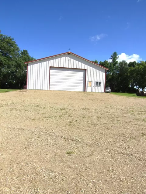 Exterior - 742 200th Ave SW, Appleton, MN 56208 photo 11 of 18