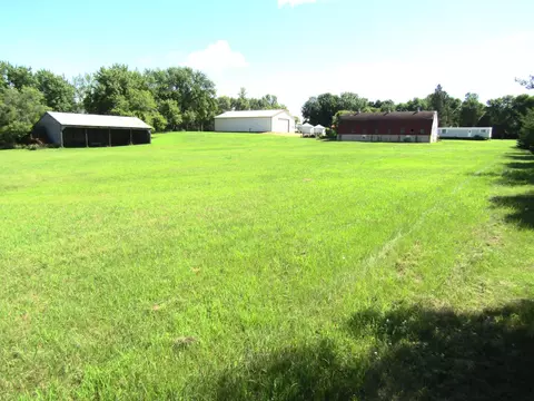 Exterior - 742 200th Ave SW, Appleton, MN 56208 photo 7 of 18