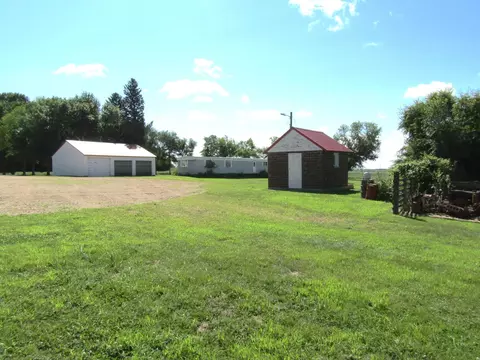 Exterior - 742 200th Ave SW, Appleton, MN 56208 photo 5 of 18