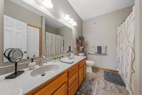2713 Village Dr, Faribault, MN 55021 photo 28