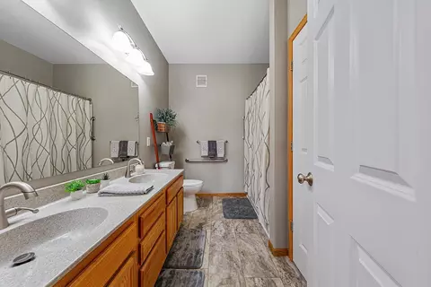 2713 Village Dr, Faribault, MN 55021 photo 29