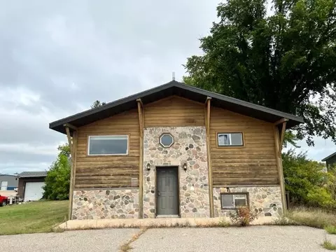 614 Ash Ave NE, Wadena, MN 56482
