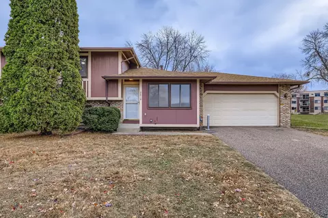 2816 Hillsboro Ave N, New Hope, MN 55427