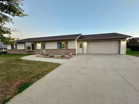 106 E Christensen Dr, Luverne, MN 56156