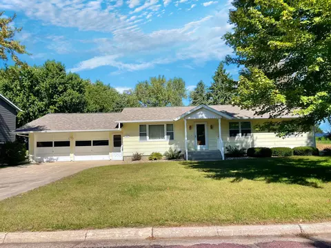 2 Circle Dr, Springfield, MN 56087
