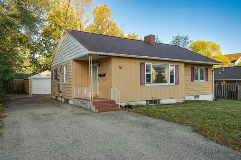 121 18th Ave NW, Rochester, MN 55901