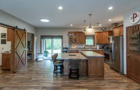 Kitchen - 18227 Doe Trl, Brainerd, MN 56401 photo 5 of 6
