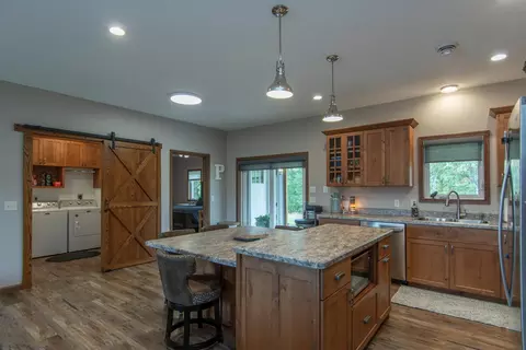 Kitchen - 18227 Doe Trl, Brainerd, MN 56401 photo 4 of 6